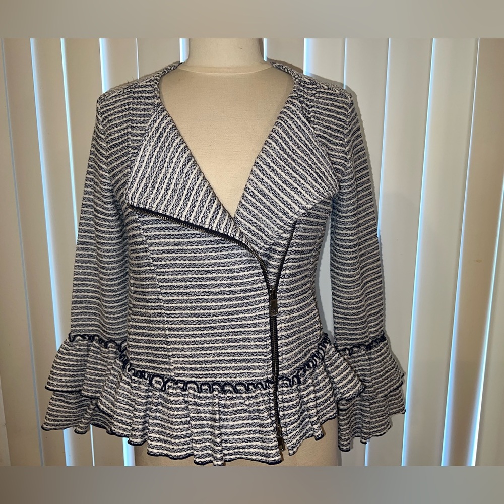 PRICE REDUCED !  New Banana Republic Top/Jacket Size 4 Blue & White